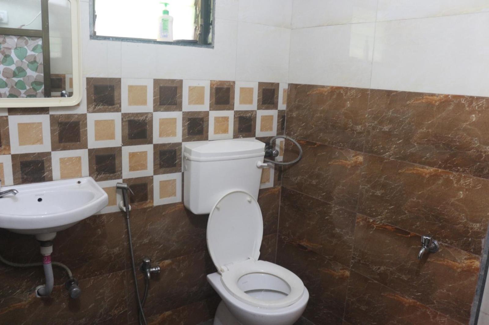 Hotel Phoenix Lonavala Eksteriør billede