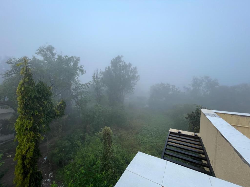Hotel Phoenix Lonavala Eksteriør billede