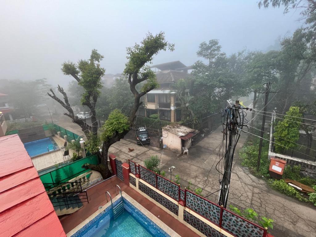 Hotel Phoenix Lonavala Eksteriør billede