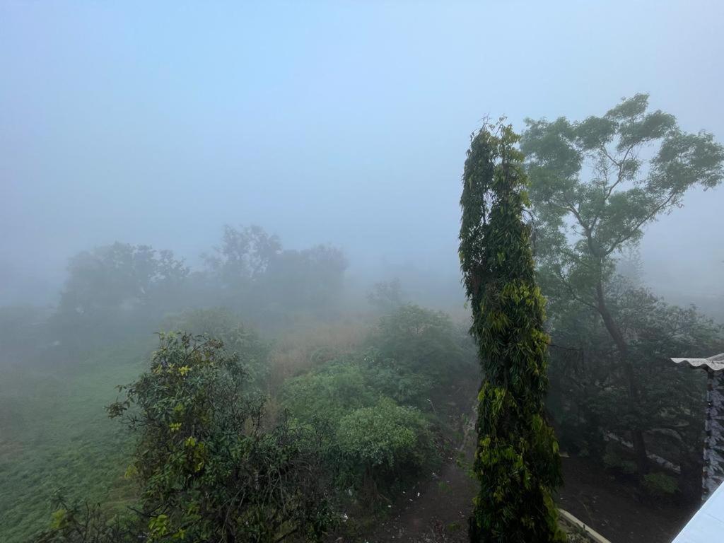 Hotel Phoenix Lonavala Eksteriør billede