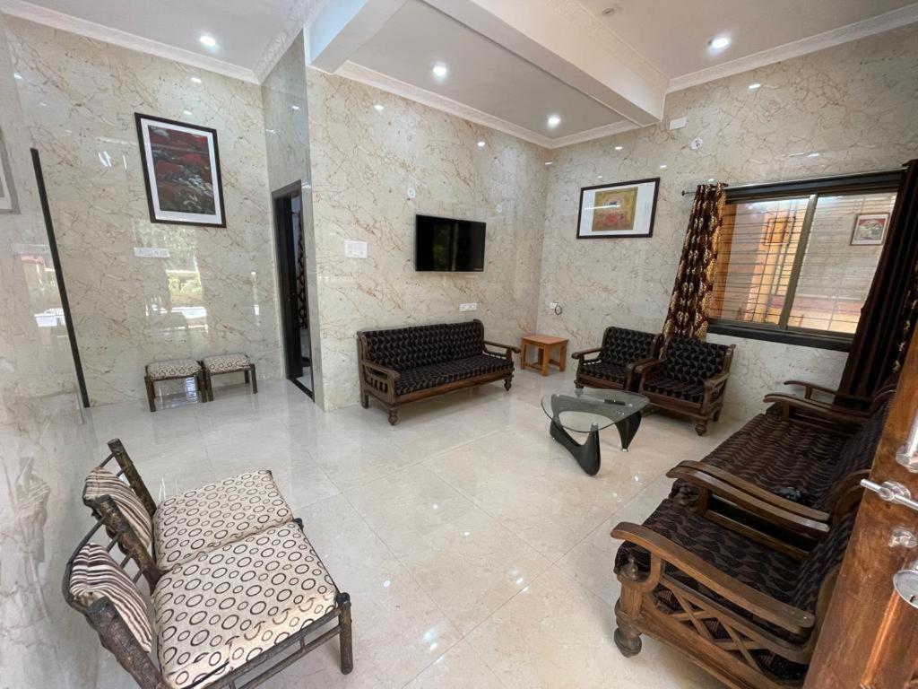 Hotel Phoenix Lonavala Eksteriør billede